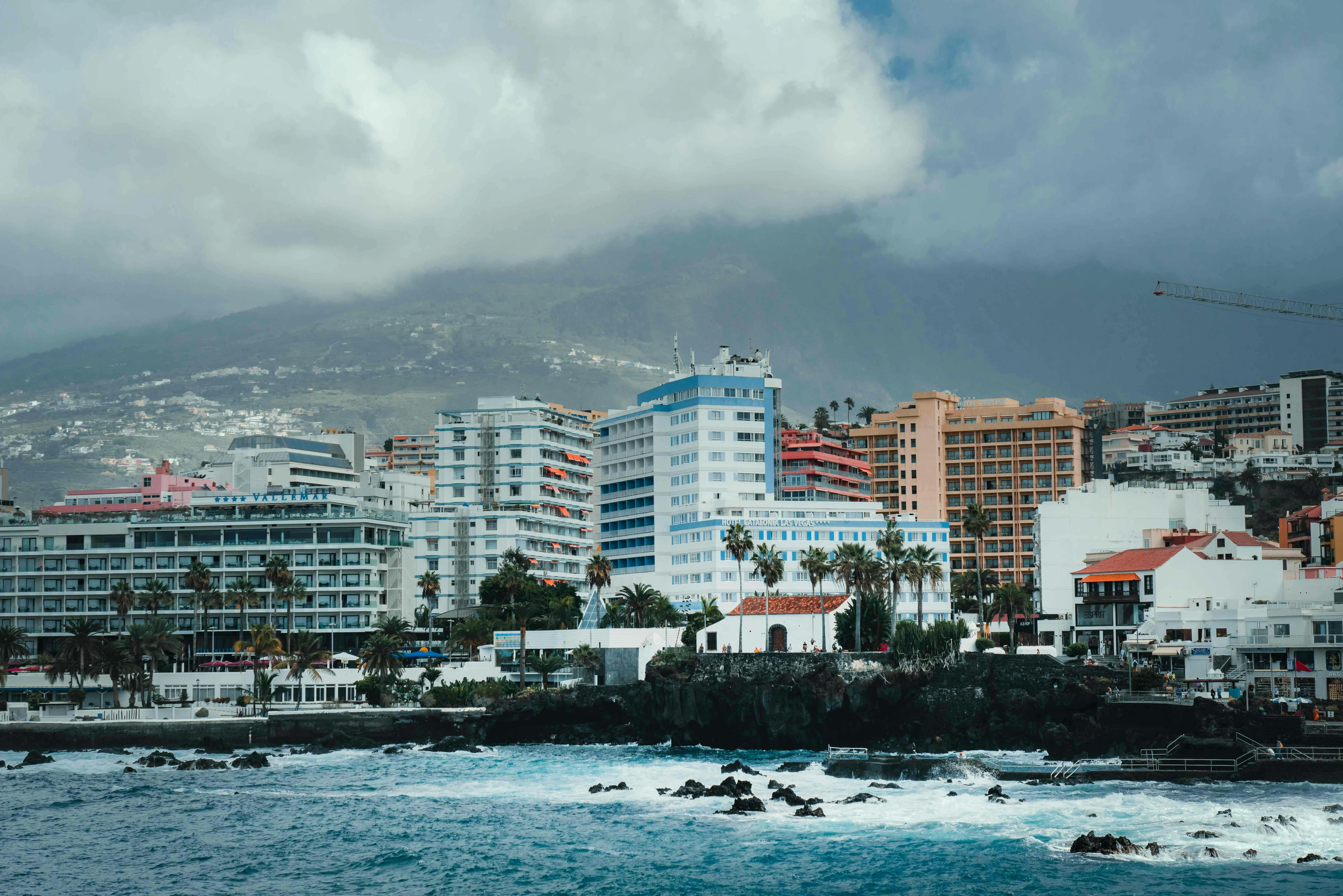 Certificado energético en toda Tenerife: Santa Cruz, La Laguna, sur y norte Edificios en Tenerife dentro de las zonas de servicio para certificado energético