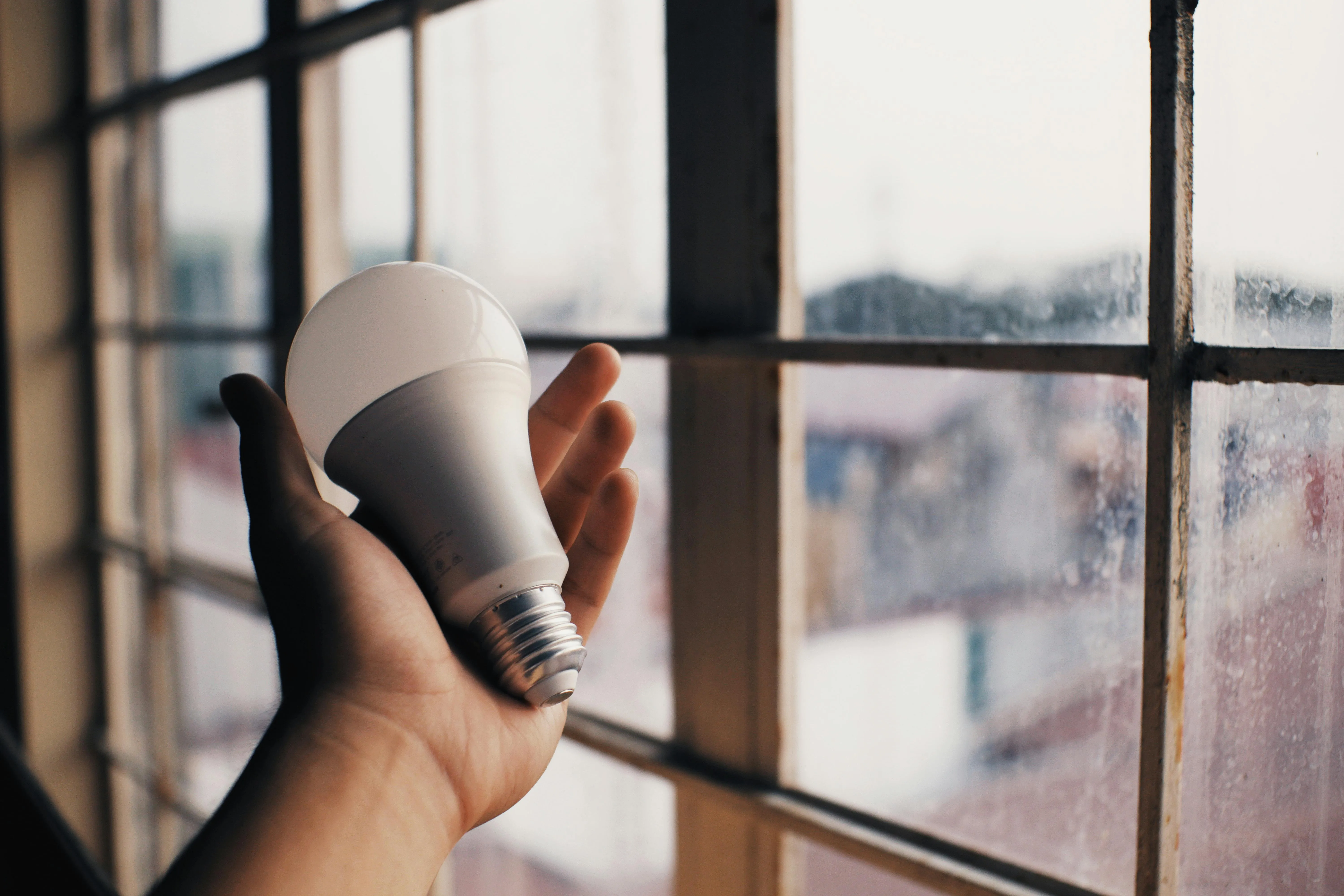 Mejoras de eficiencia energética para mejorar la calificación del certificado Bombilla de bajo consumo como mejora de eficiencia energética en vivienda