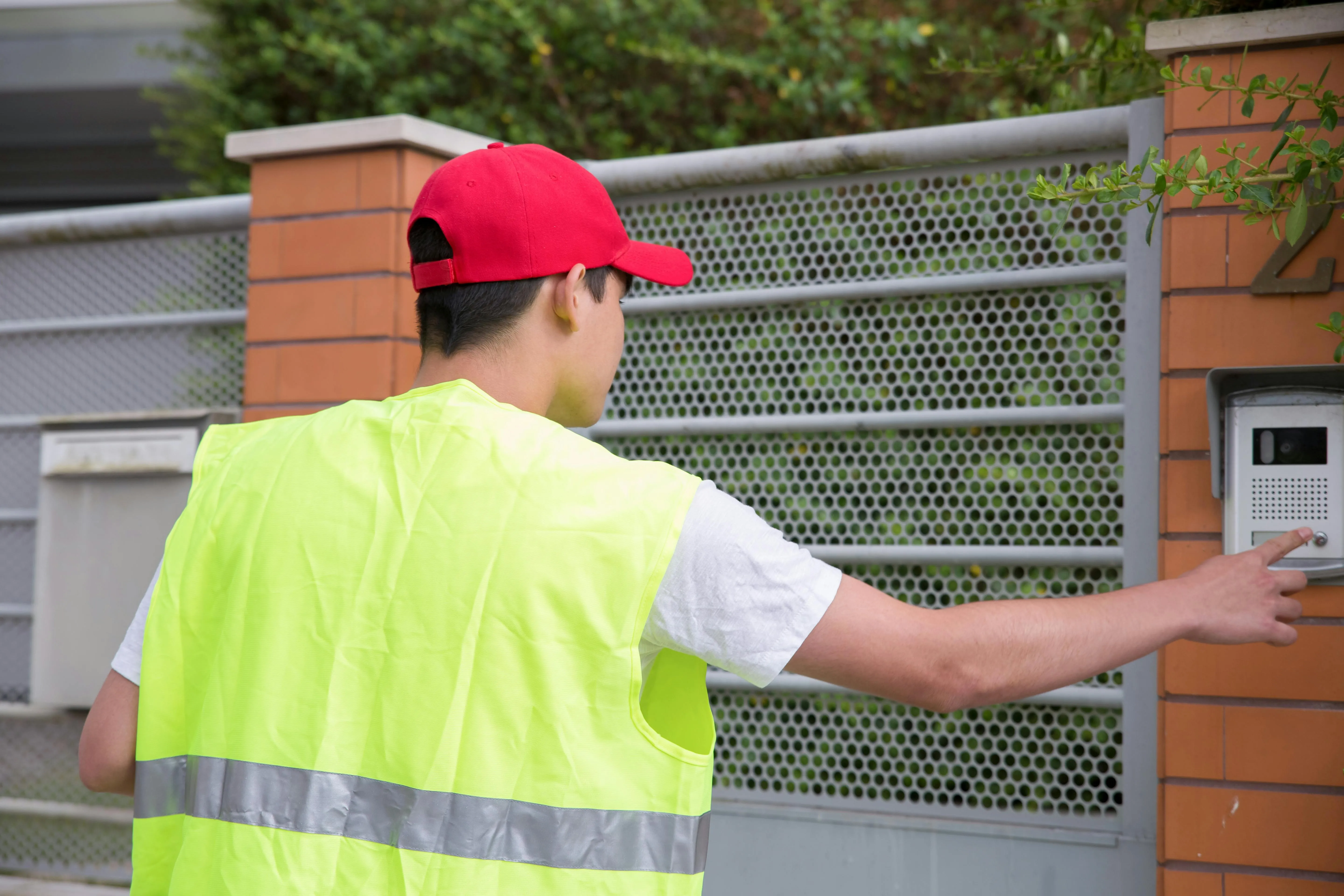 Intercom and video entry system installation and repair in Tenerife Installation of intercoms and video entry systems in Tenerife for homes and communities
