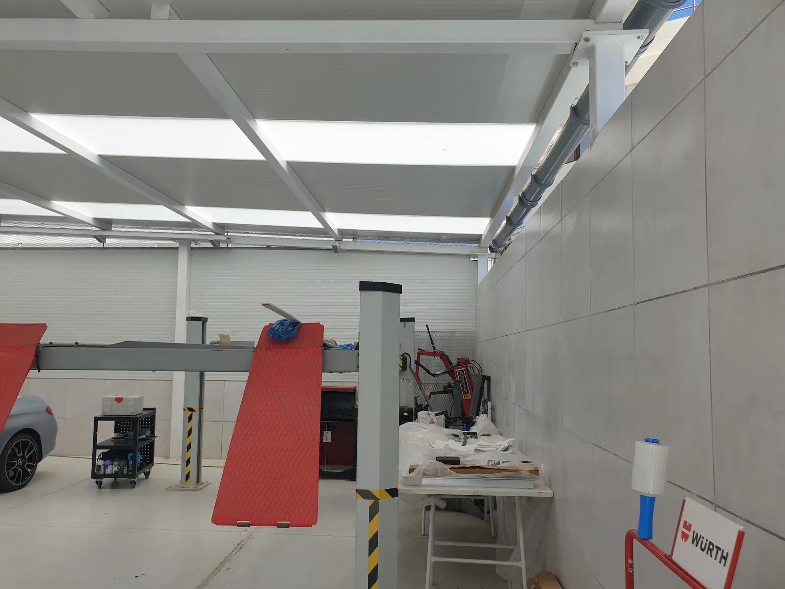 Instalaciones técnicas en taller en La Victoria